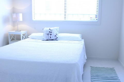 Ocean Beach Cottage - Accommodation QLD 3
