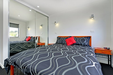 Burnie By The Bay Apartments - Accommodation QLD 6