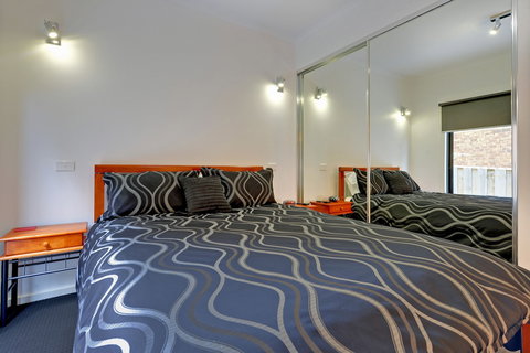 Burnie By The Bay Apartments - Accommodation QLD 5