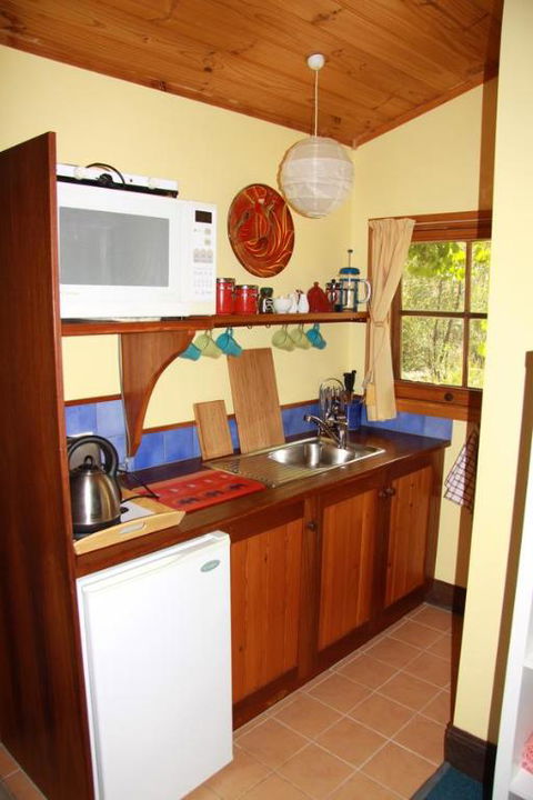 Candlebark Retreat - Accommodation QLD 2