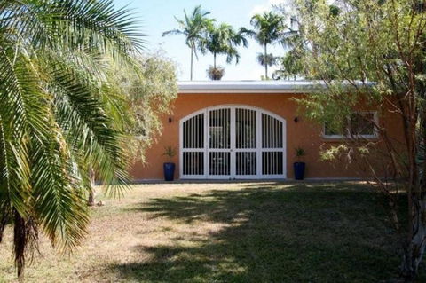 Jambala Beach House - Accommodation QLD 5