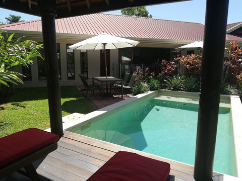 Latania Luxury Villas - Accommodation QLD 5