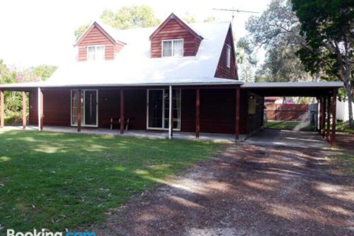 Amity Point QLD Accommodation QLD