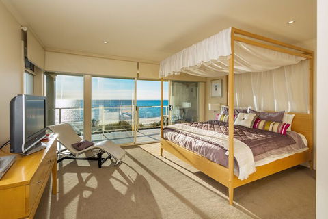 Adelaide Luxury Beach House - Accommodation QLD 7