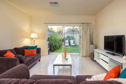 Adelaide Luxury Beach House - Accommodation QLD 5
