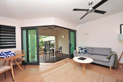 Seascape Holidays - Peninsula Apartments - Accommodation QLD 2