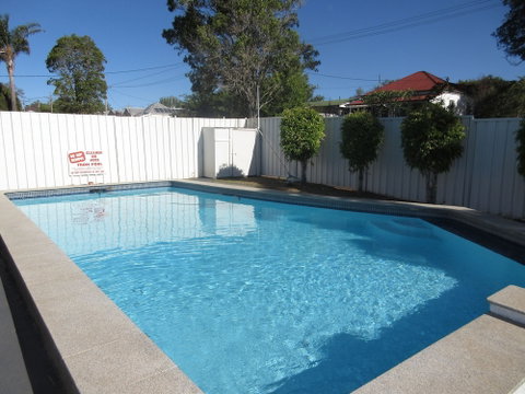 Riviera On Ruthven Motel - Accommodation QLD 0