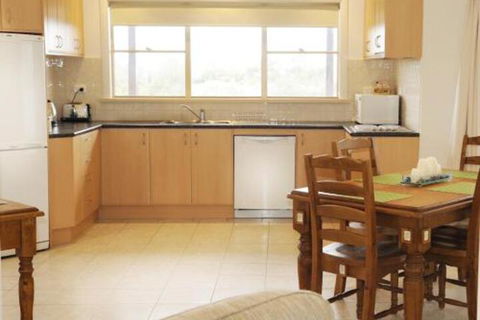 Robin Hill Retreat - Accommodation QLD 6