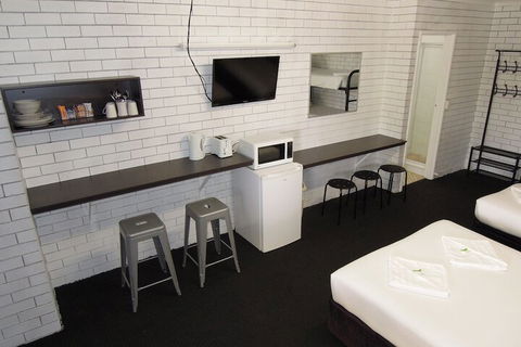 Jackaroo Apartments - Accommodation QLD 4