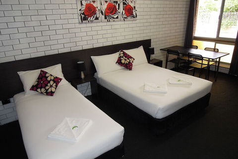 Jackaroo Apartments - Accommodation QLD 6