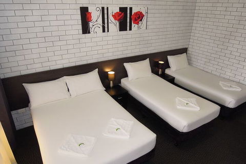 Jackaroo Apartments - Accommodation QLD 3