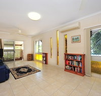 Seascape Holidays - 53 Reef Street - Accommodation QLD
