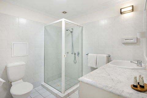 ULTIQA Rothbury Hotel - Accommodation QLD 3