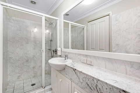 ULTIQA Rothbury Hotel - Accommodation QLD 5