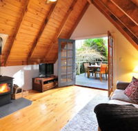 Santosa Cottage - Accommodation QLD