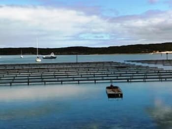 Longbeach Apartments Coffin Bay - Accommodation QLD 5