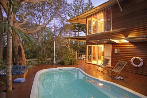 Kims Beachside Retreat - Accommodation QLD 4