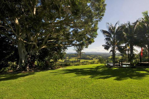 Suzanne S Hideaway - Accommodation QLD 5