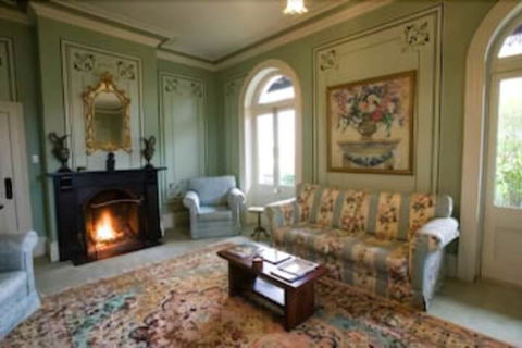 Colhurst House - Accommodation QLD 6