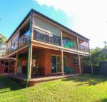 Kingfisher LakeHouse - Accommodation QLD