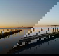 Waterfront Retreat at Wattle Point - Accommodation QLD