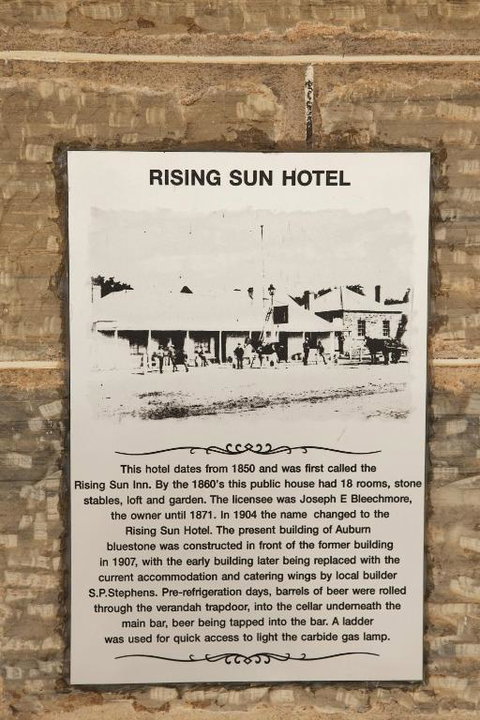 The Rising Sun Hotel - Accommodation QLD 6