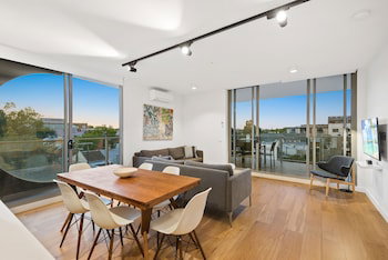 District Fitzroy - Accommodation QLD 6