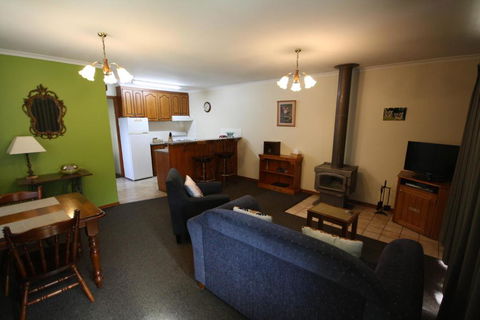 Halls Gap Log Cabins - Accommodation QLD 4