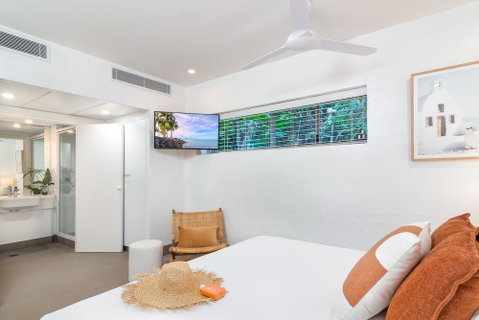 Seascape Holidays - Club Tropical Apts - Accommodation QLD 2