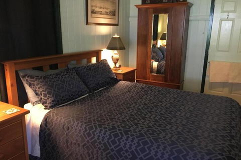 Pitstop Lodge Guesthouse B & B - Accommodation QLD 6