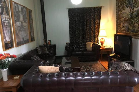 Pitstop Lodge Guesthouse B & B - Accommodation QLD 7