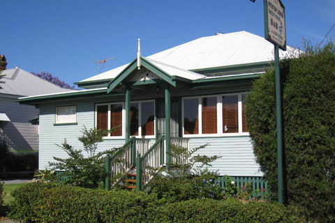 Pitstop Lodge Guesthouse B & B - Accommodation QLD 2