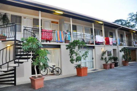 Sundial Holiday Units - Accommodation QLD 0