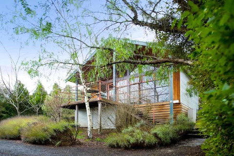 Romantic Treehouse Getaway - Accommodation QLD 2