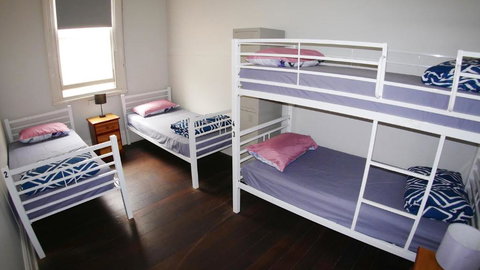 Geraldton Backpackers - Accommodation QLD 2
