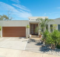 Currawong Close - Rejuvenate Stays - Accommodation QLD