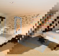 The Roozen Residence - Accommodation QLD