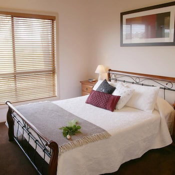 Nightingale Luxury Villas - Accommodation QLD 6