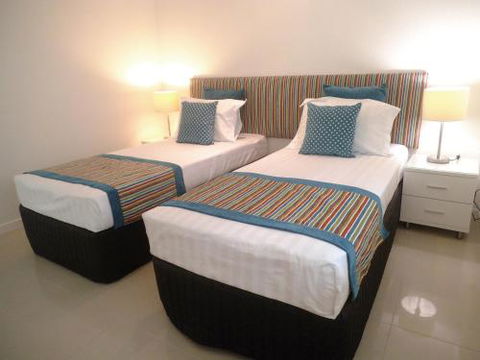Island Villas & Apartments - Accommodation QLD 5