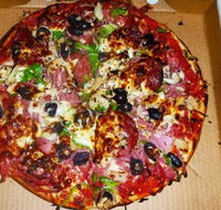 George's Pizza - Accommodation QLD