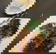 The Pot Sticker - Accommodation QLD