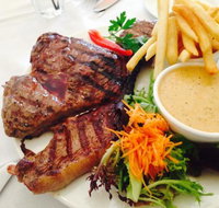 Cardens Seafood  Steak House - Accommodation QLD