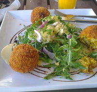 The Moo Winebar - Accommodation QLD
