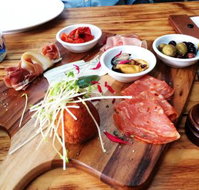 Cattinalla's Caffe  Wine Bar - Accommodation QLD