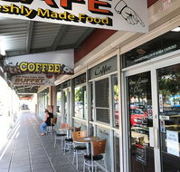 Don Louies Traralgon - Accommodation QLD