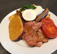 Grinders Cafe - Accommodation QLD