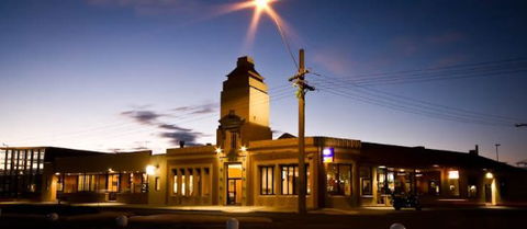 Central Hotel Bistro - Accommodation QLD 0