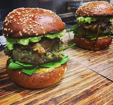 Crest Birubi Beach - Accommodation QLD 2