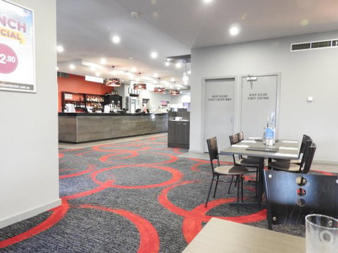 Drouin Family Hotel - Accommodation QLD 0