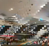 Hearn's Meredith Hotel - Accommodation QLD